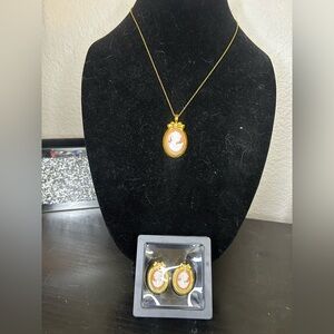Avon Cameo Pendant Necklace with Matching Earrings - Women Jewelry